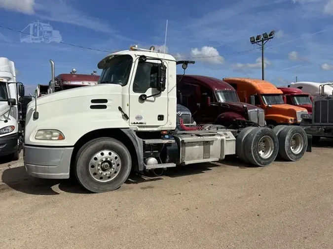 2014 MACK PINNACLE CXU61399521f8bc10d5ec66d93b8ec489c526d