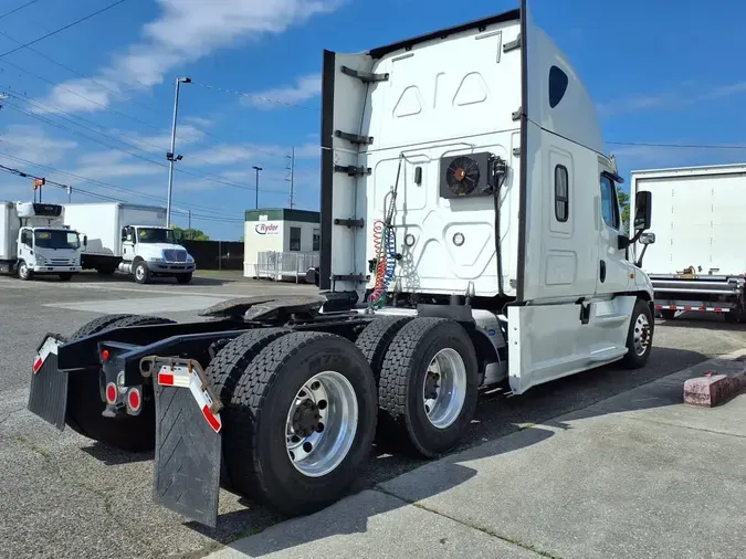 2018 FREIGHTLINER/MERCEDES CASCADIA 125
