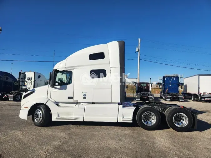 2021 VOLVO VNL64T760