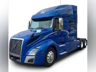 2023 Volvo VNL64T760