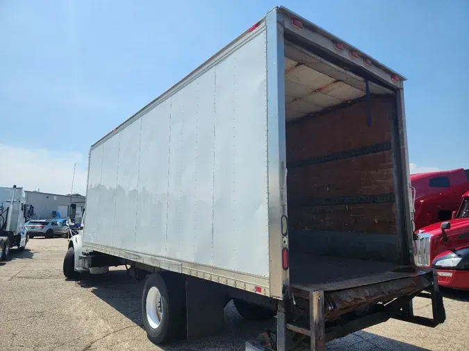2006 FREIGHTLINER M2