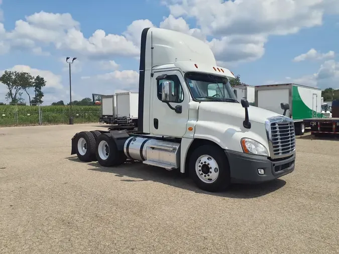 2020 FREIGHTLINER/MERCEDES CASCADIA 125