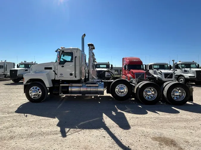 2025 MACK PI84T