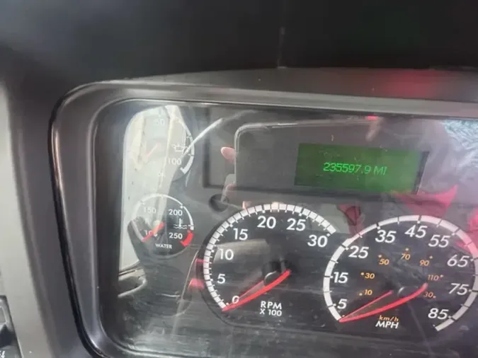 2017 FREIGHTLINER/MERCEDES M2 106