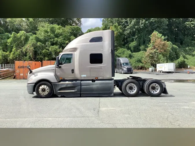 2022 International LT99691c62b70075bc0945ea384e6fcbd5