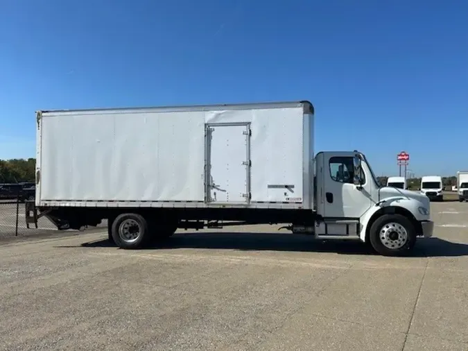 2018 Freightliner M2 106