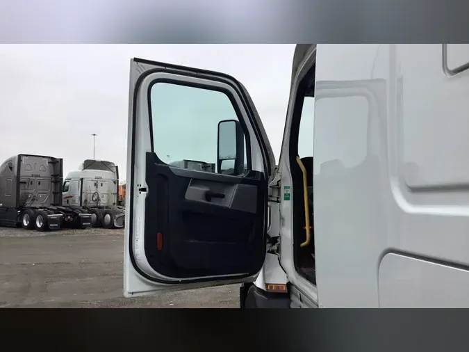 2022 Freightliner Cascadia 126997243c028aa1df2ce5231d865a07ec4