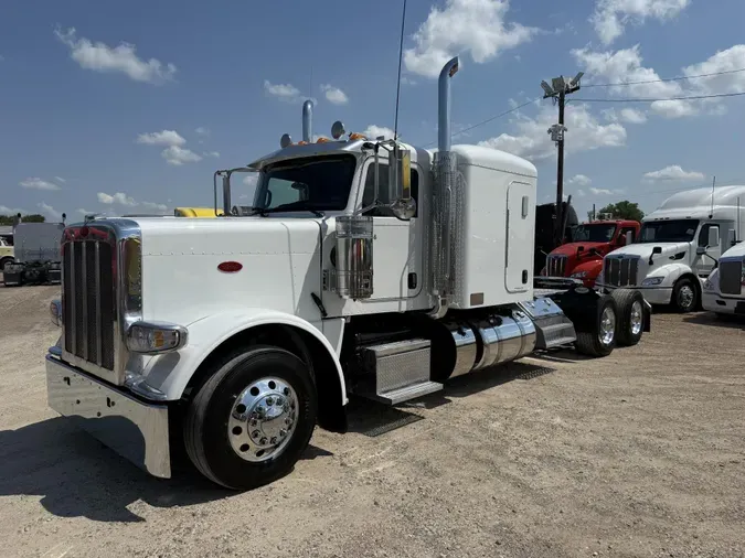 2023 Peterbilt 389