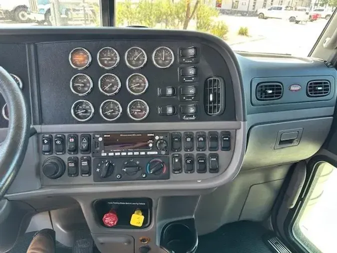 2022 Peterbilt 389