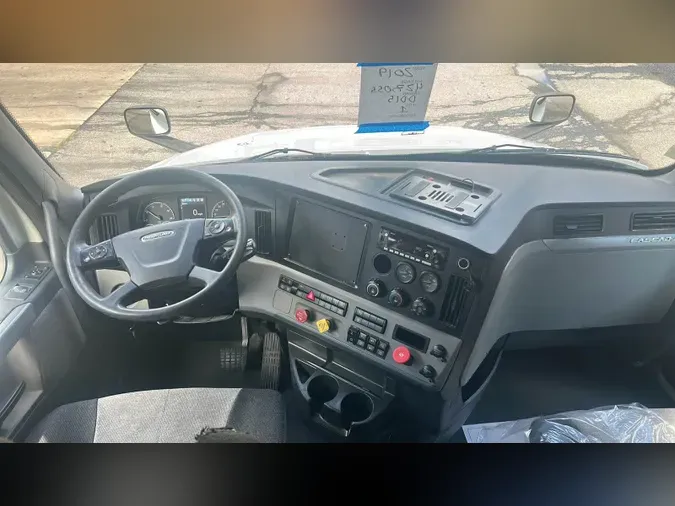 2019 Freightliner Cascadia 126