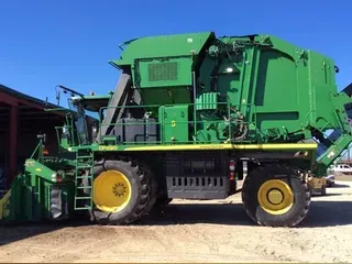 2017 John Deere CP690
