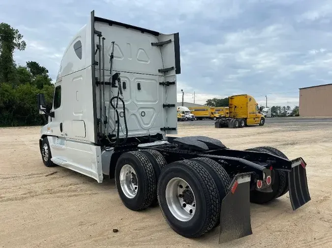 2019 Freightliner X12564ST