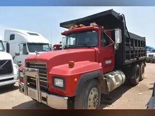 1993 MACK RD688S