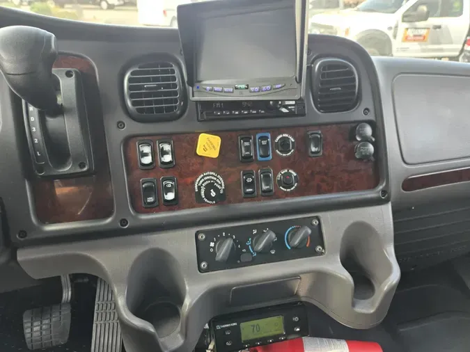 2019 Freightliner Business Class M2 106