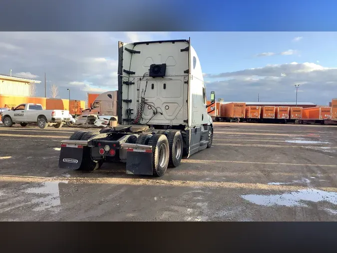 2022 Freightliner Cascadia 126