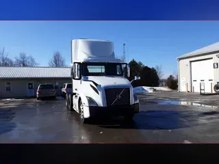 2019 Volvo VNL300