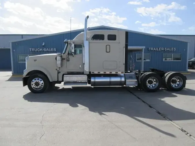 2002 INTERNATIONAL 9900