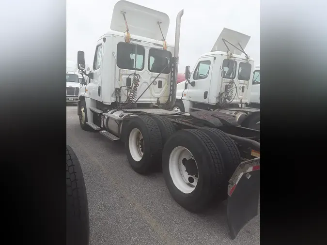 2014 FREIGHTLINER/MERCEDES CASCADIA 125