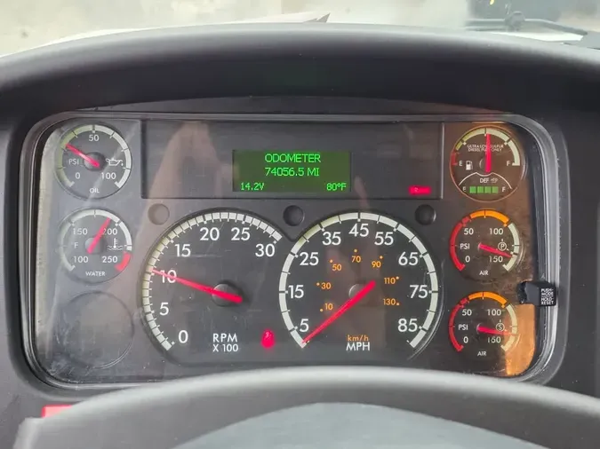 2019 FREIGHTLINER M2 106