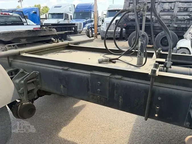 1998 INTERNATIONAL 4900998b1541a2a3c56dda9126a05c4f2cd3