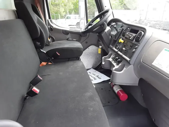 2018 FREIGHTLINER M2 106