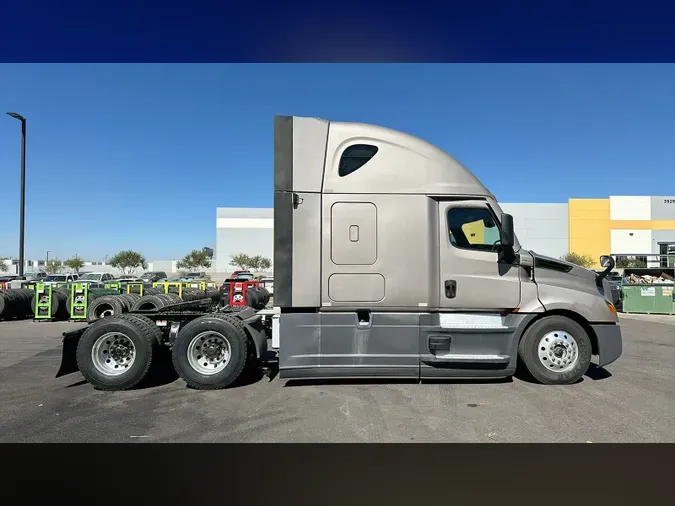 2021 Freightliner Cascadia