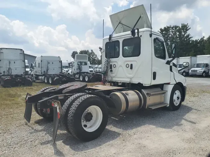 2020 FREIGHTLINER/MERCEDES NEW CASCADIA 126998f41684ceae045cb2421f5401e632c