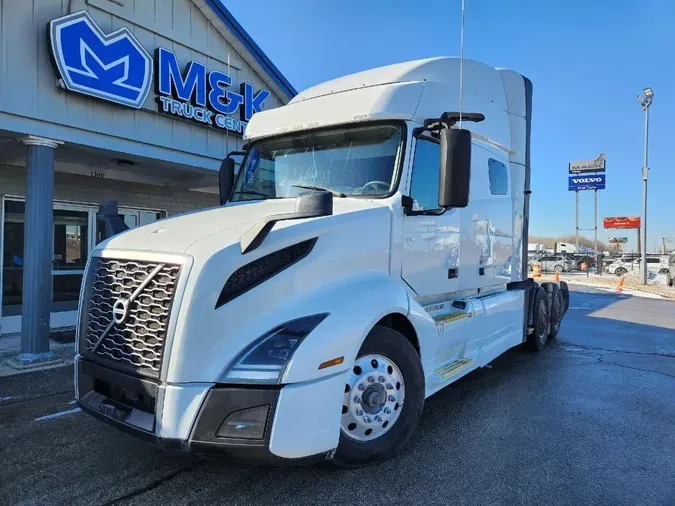 2023 VOLVO VNL64T860