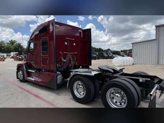 2024 Kenworth T680