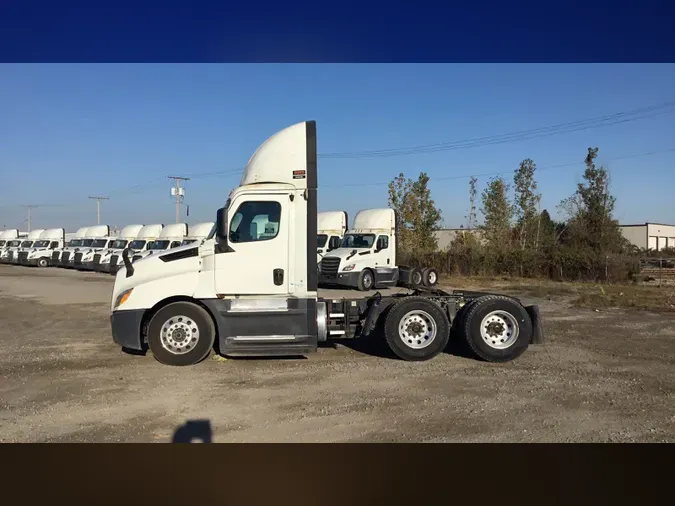 2020 Freightliner Cascadia 126