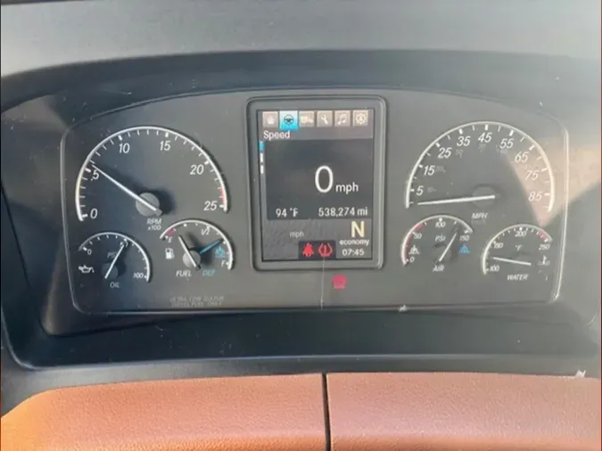 2020 Freightliner Cascadia 126