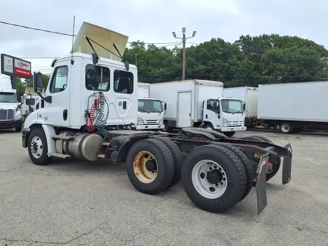 2017 FREIGHTLINER/MERCEDES CASCADIA 113