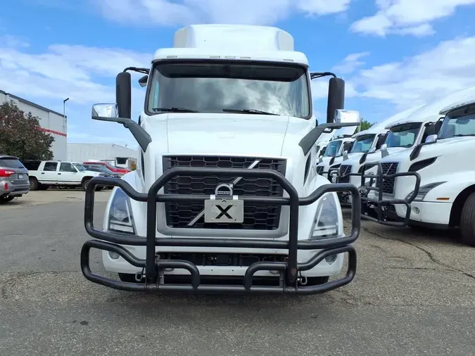 2020 VOLVO VNR64T-640