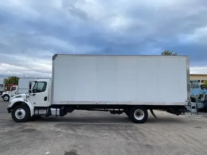 2019 Freightliner Business Class M2 106