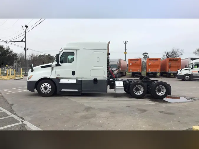 2020 Freightliner Cascadia