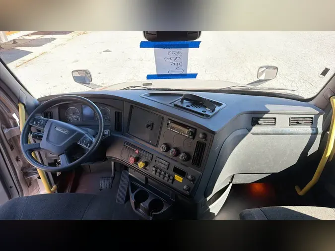 2023 Freightliner Cascadia 126