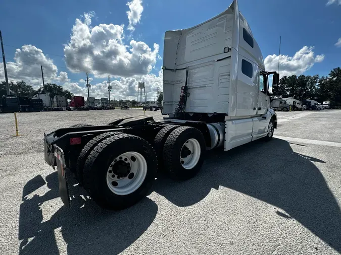 2020 Volvo VNL64T760