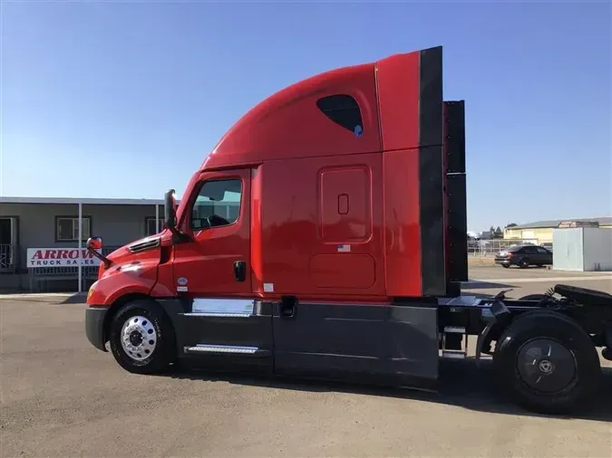 2021 FREIGHTLINER CA126