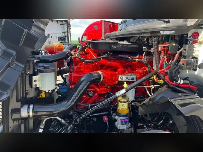 2021 INTERNATIONAL LT