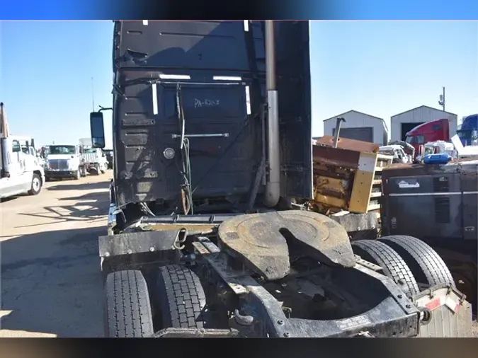 2013 VOLVO VNL64T670