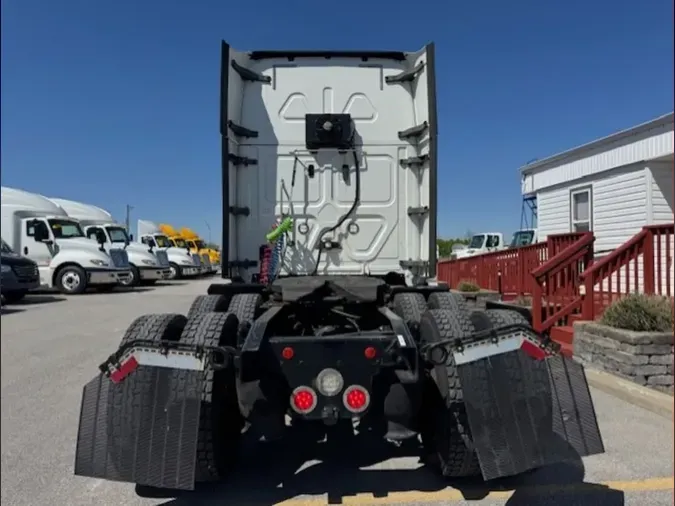 2018 FREIGHTLINER CASCADIA 125