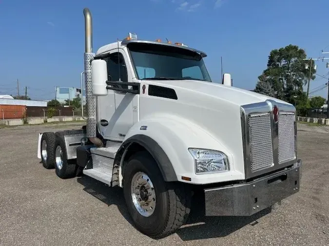2021 Kenworth T880
