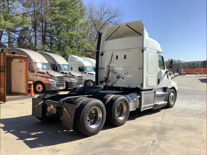 2020 Freightliner Cascadia