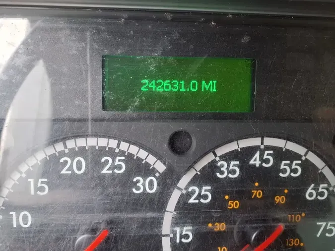 2018 FREIGHTLINER M2 106