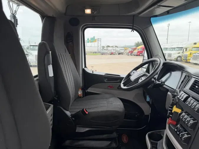 2023 Peterbilt 567
