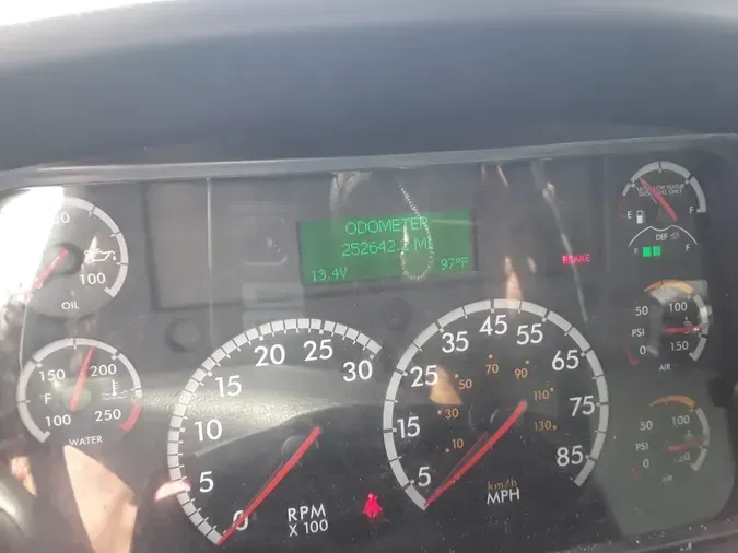 2018 FREIGHTLINER M2 106