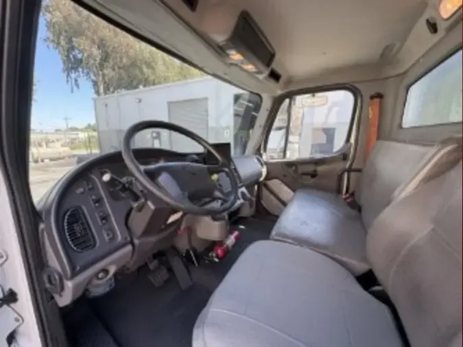 2016 FREIGHTLINER M2 106