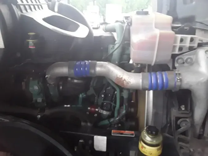 2019 VOLVO VNL64T-30099b5ccf486ba5940fcdfc8fde38a2819