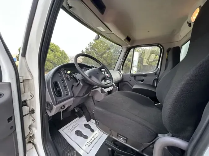 2020 FREIGHTLINER/MERCEDES M2 106