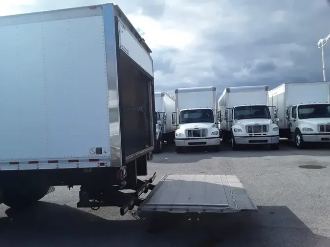 2017 FREIGHTLINER/MERCEDES M2 106